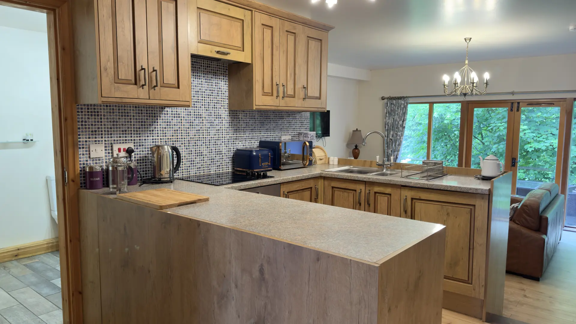 Bluebell Cottage – kitchen and living space