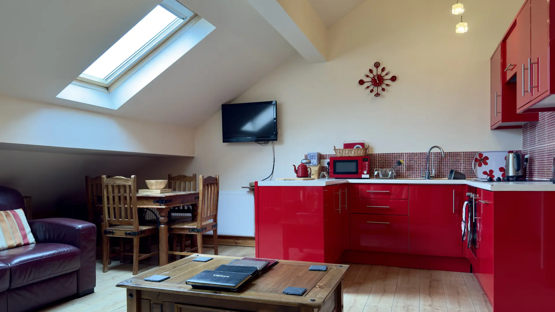 Harvest Cottage – kitchen and living space