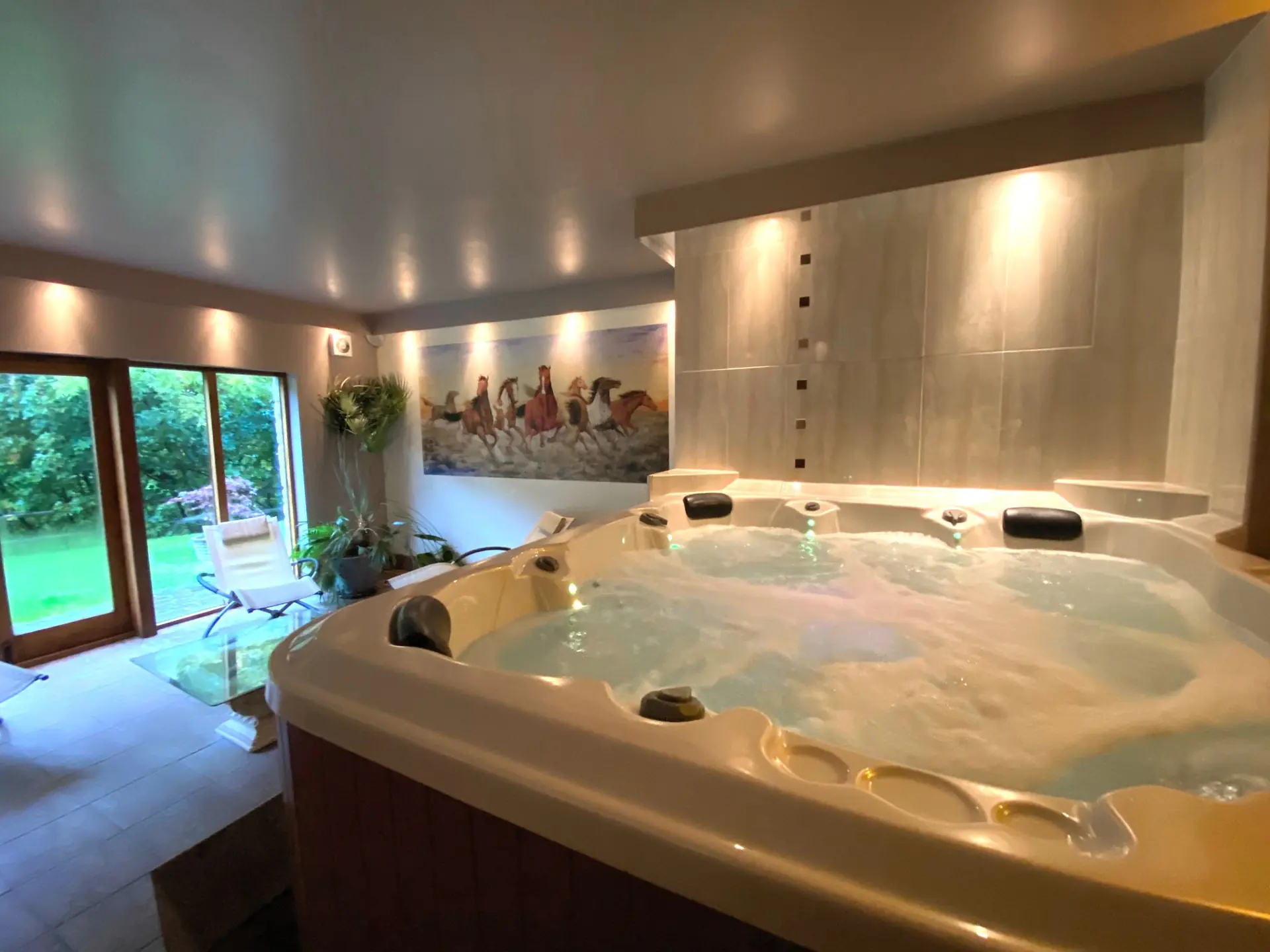 Magpie Cottages – Spa Room